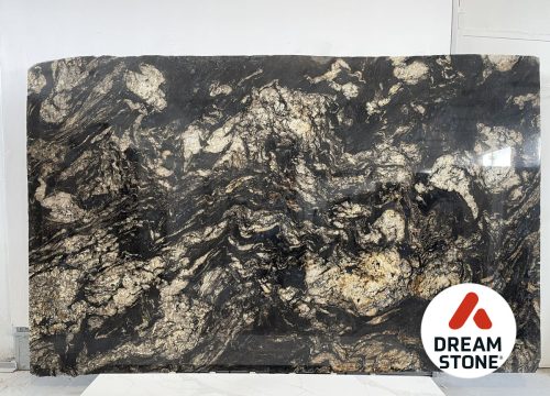 11. granit Titanium Gold 320x200x2cm poler