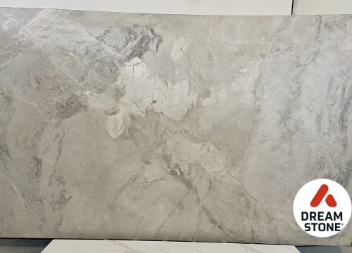 14. kwarcyt Michelangelo 313x196x2cm satyna