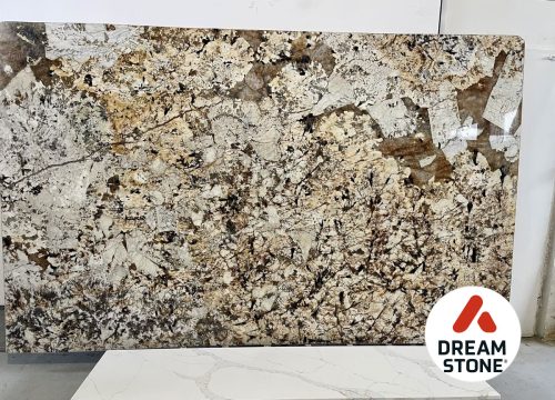 23. kwarcyt Delicatus 307x190x2cm poler