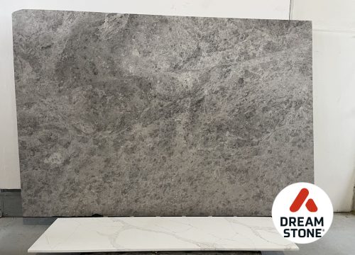 4. marmur Tundra Grey 280x190x2cm satyna
