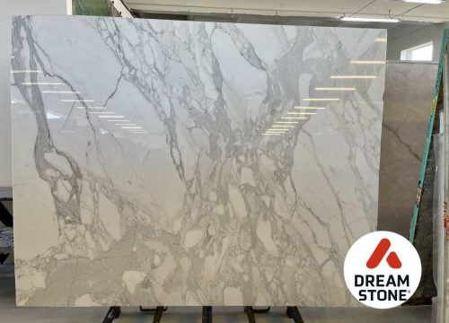 6. marmur Calacatta 255x198x2cm poler