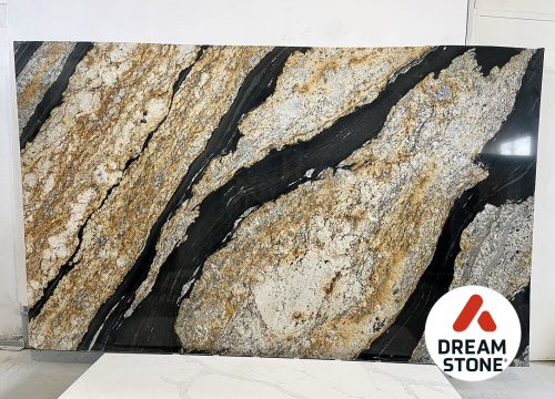 7. granit Magma Gold 318x196x2cm poler